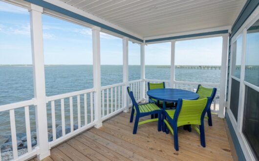 BluFin Bungalows Waterfront Porch
